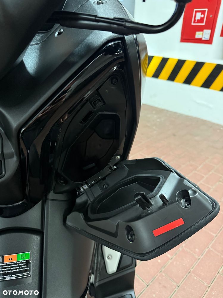 Yamaha X-max - 16