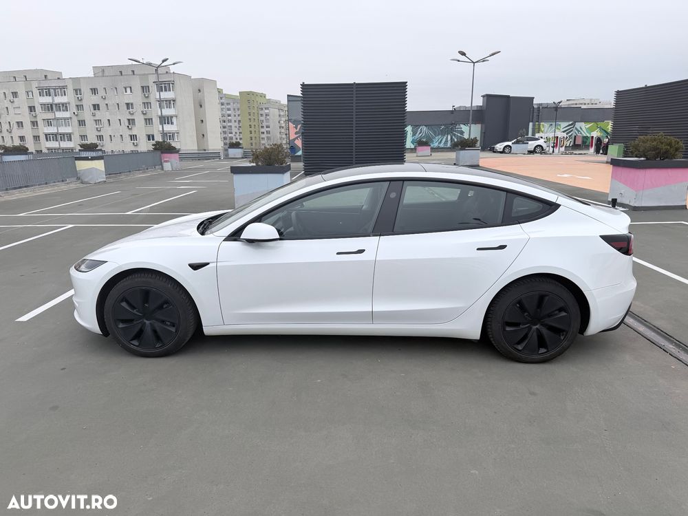 Tesla Model 3 - 8