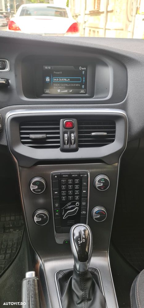 Volvo V40 D2 Aut. Momentum - 7