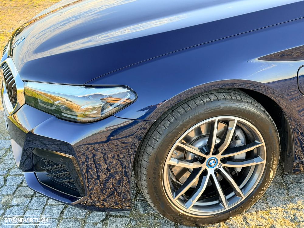BMW 530 e Pack Desportivo M - 4
