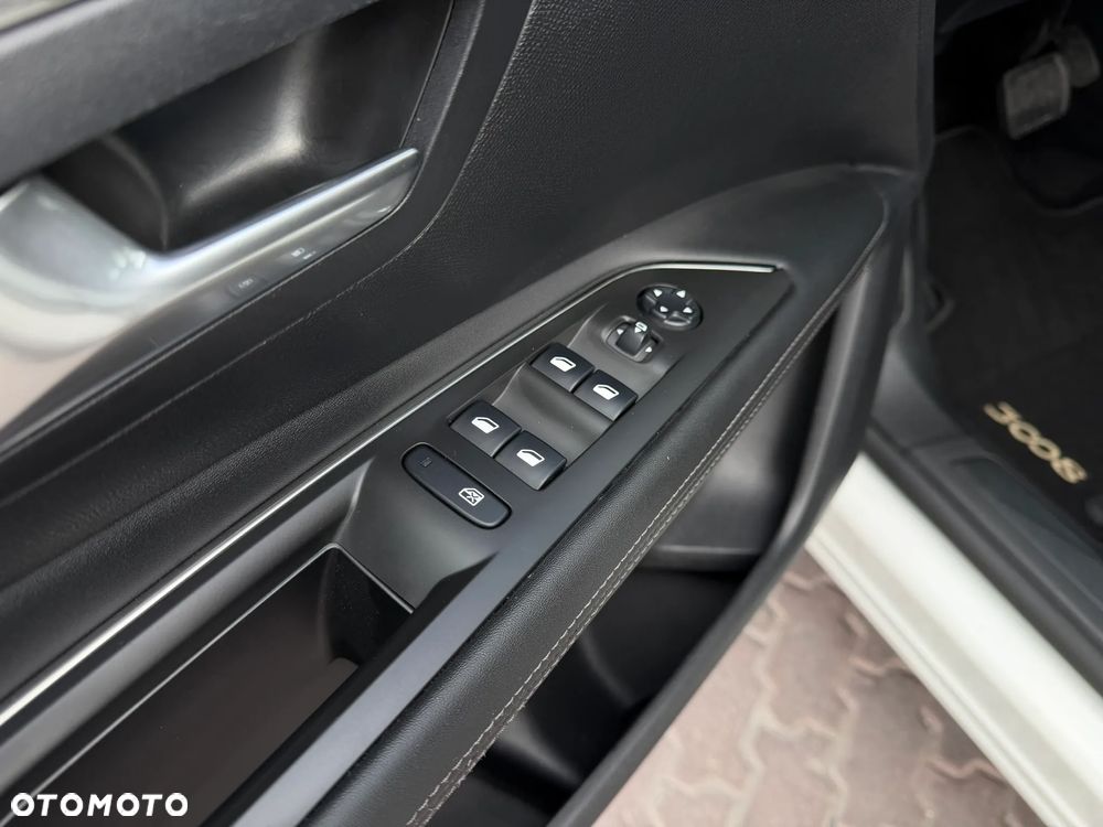 Peugeot 3008 1.6 PureTech GPF Allure S&S EAT8 - 15