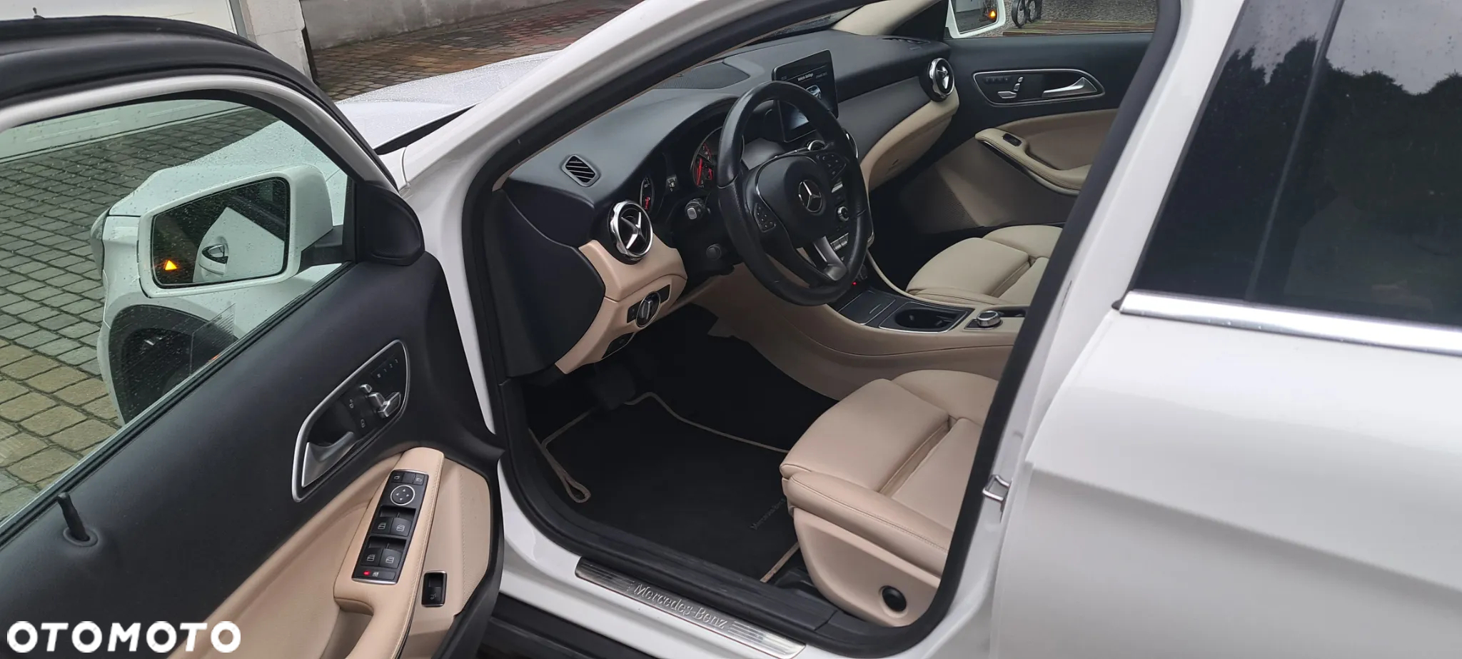 Mercedes-Benz GLA 250 7G-DCT - 18