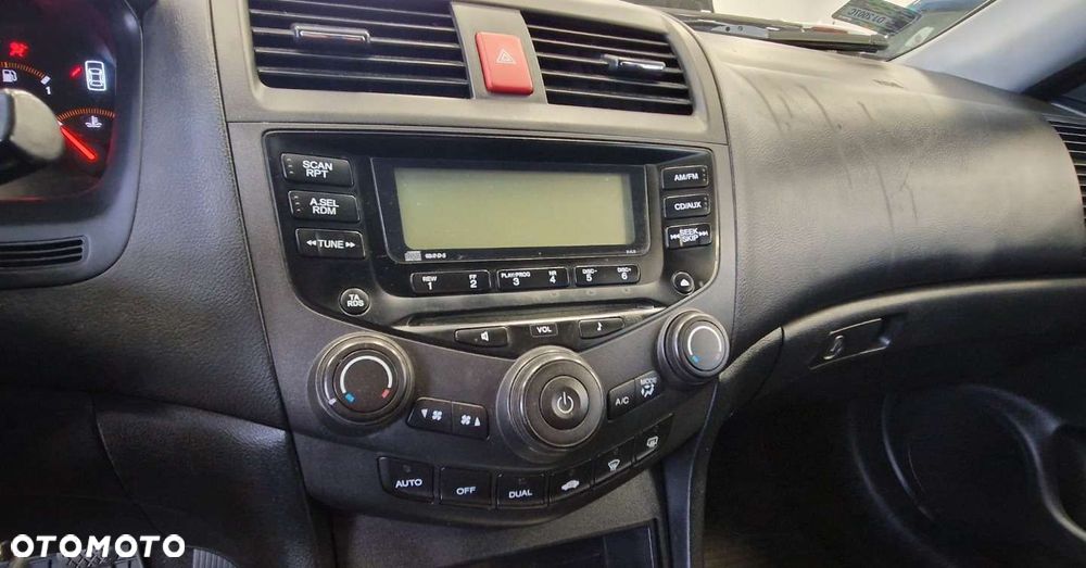 Honda Accord 2.0 i Comfort - 12