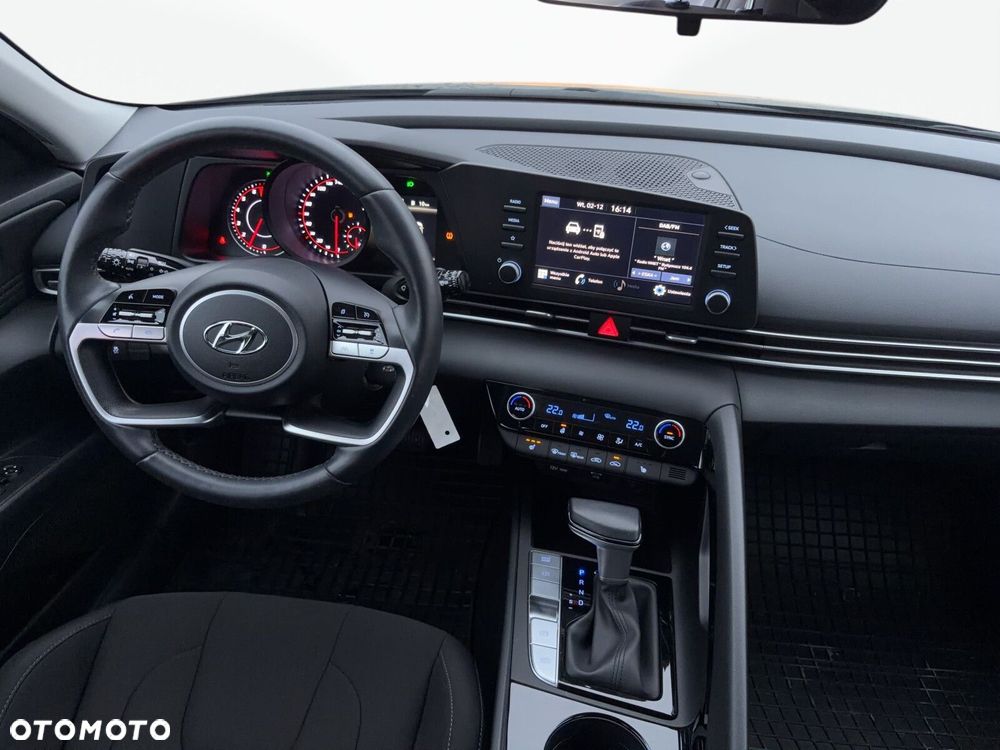 Hyundai Elantra 1.6 Smart CVT - 12