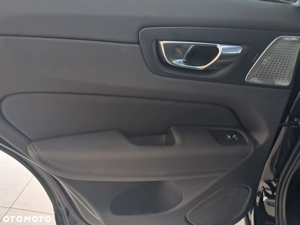 Volvo XC 60 B5 B AWD Ultra Black Edition - 15