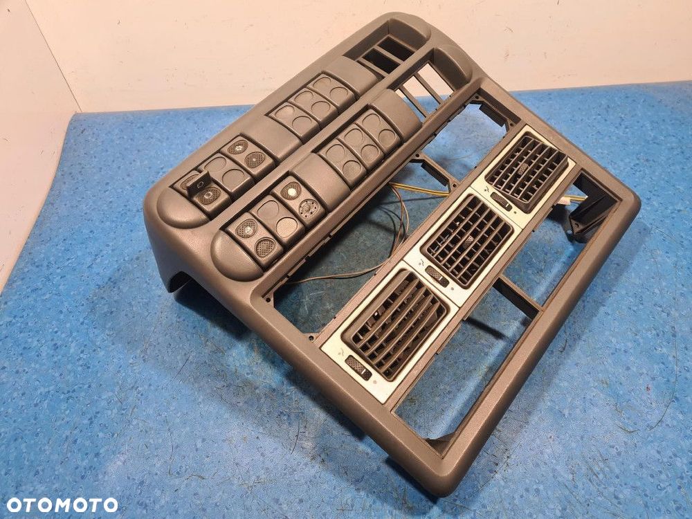 IVECO EURO CARGO PANEL ŚRODKOWY 504034778 - 2