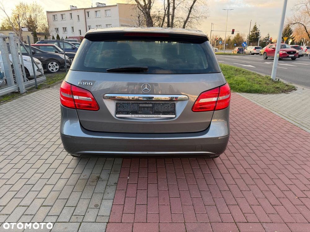 Mercedes-Benz Klasa B 180 BlueEFFICIENCY Edition - 21