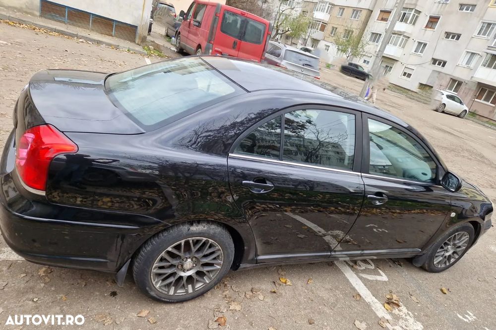 Toyota Avensis 2.0 D4D Sdn. Terra - 4