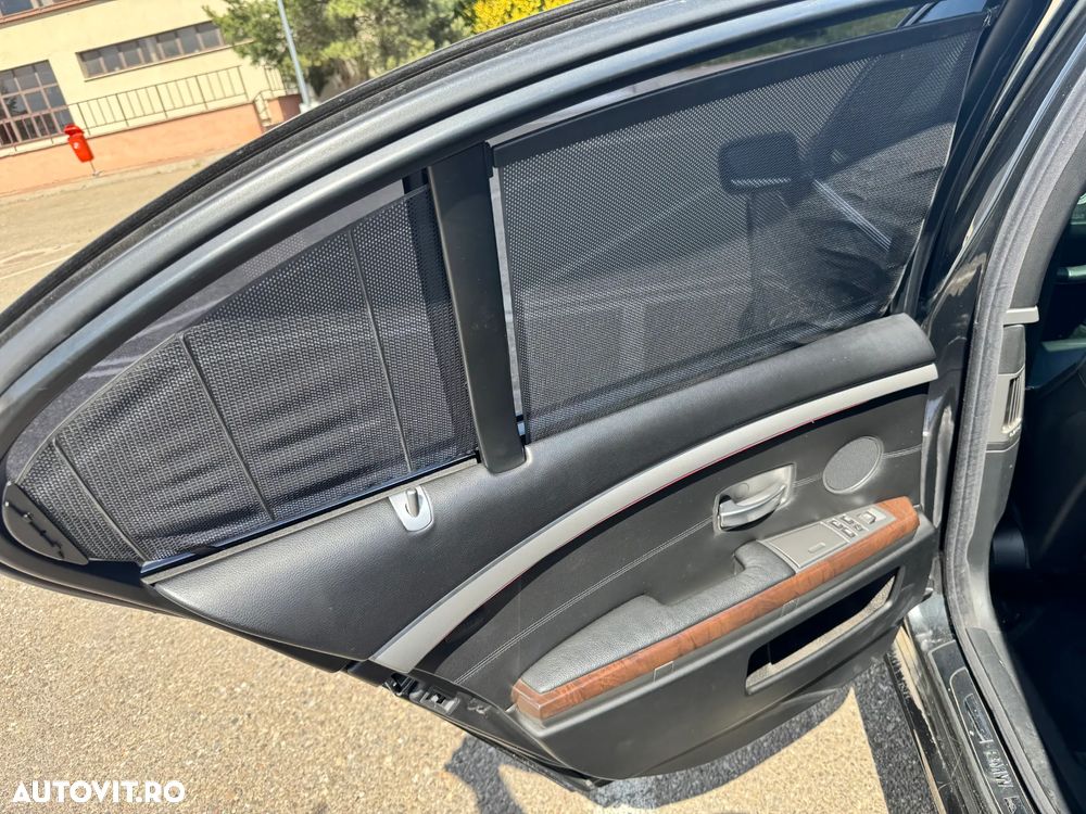 BMW Seria 7 730d A - 32