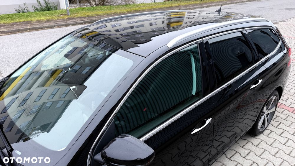 Peugeot 308 PureTech 130 GPF Black Edition - 37