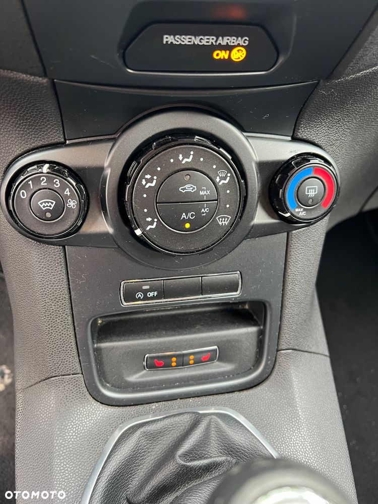 Ford Fiesta 1.0 EcoBoost STart-Stop Titanium - 34