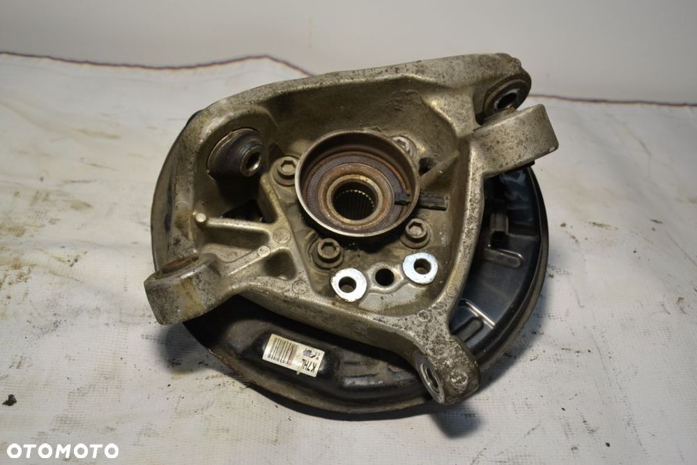Zwrotnica piasta lewy tył lexus is 220d is250 - 3