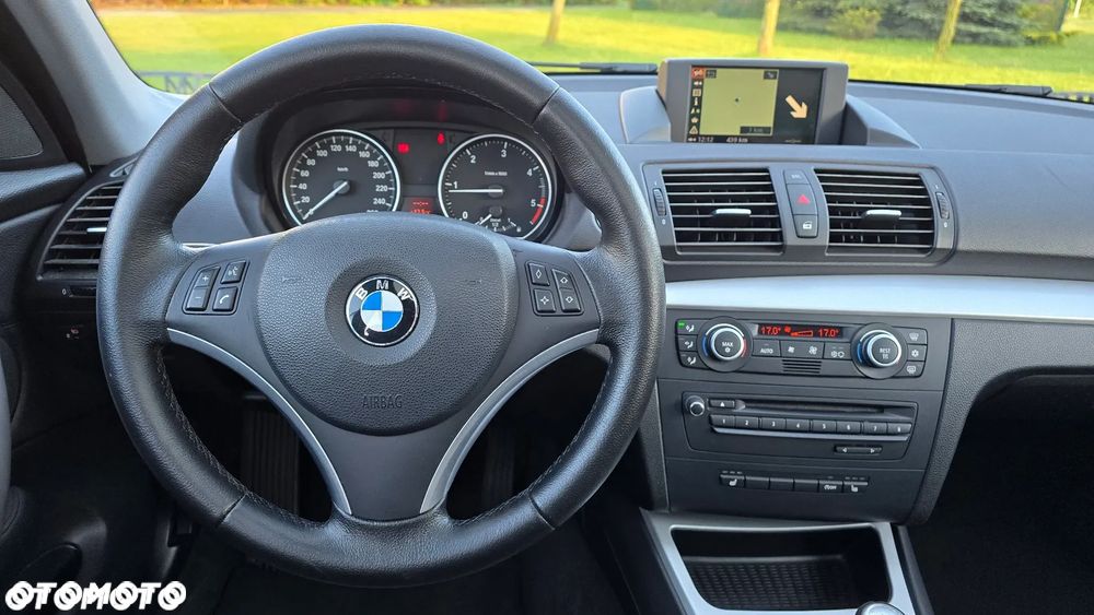 BMW Seria 1 120d DPF Edition Sport - 14