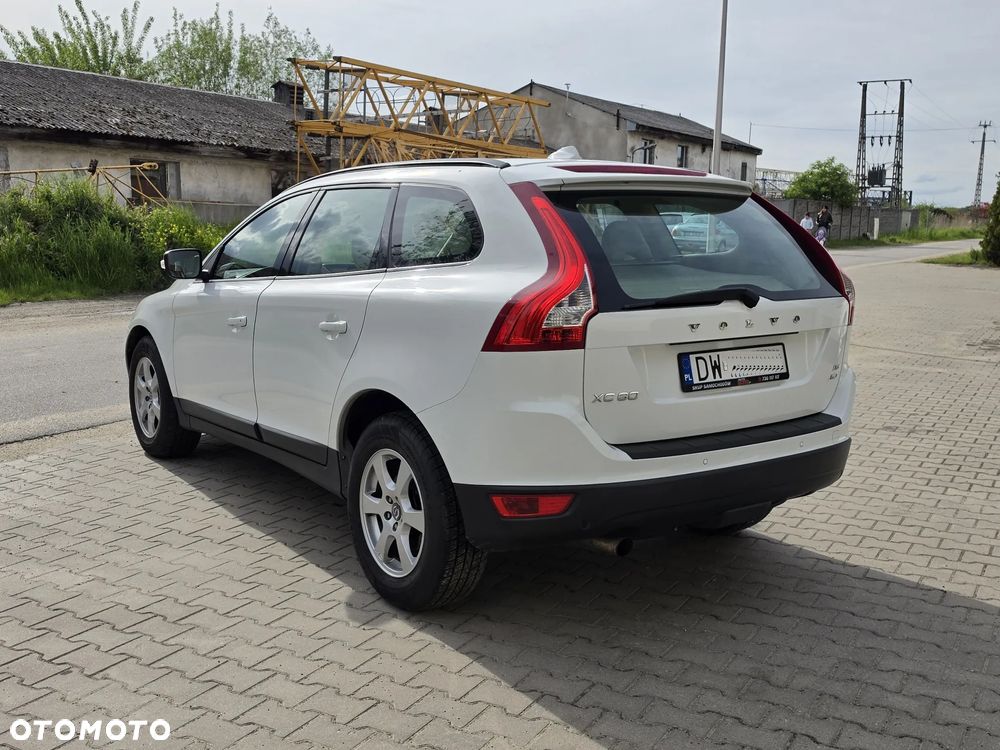 Volvo XC 60 D5 AWD - 4