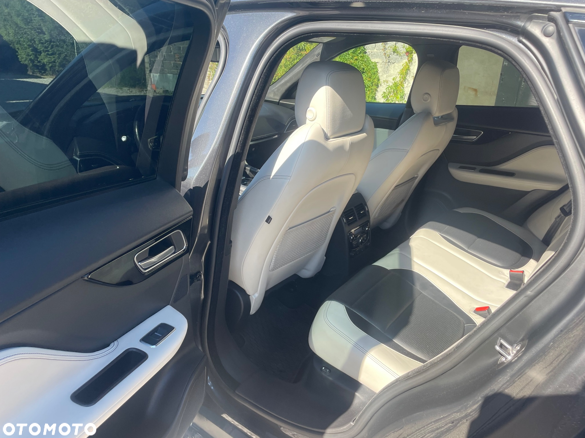 Jaguar F-Pace S AWD - 10