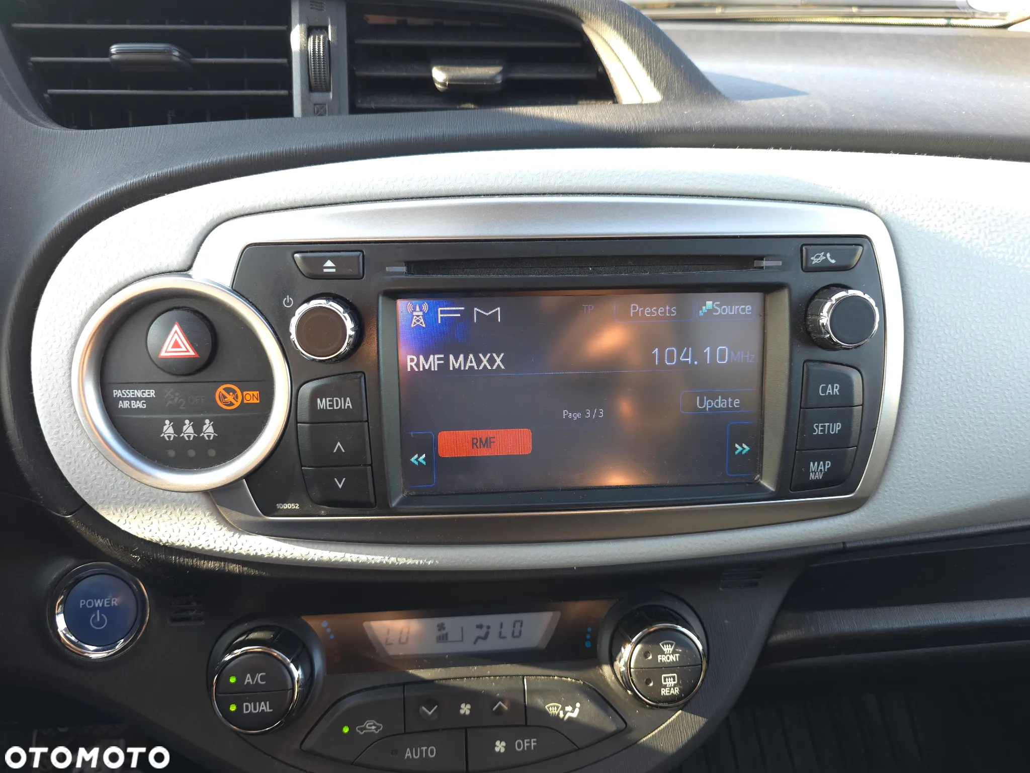 Toyota Yaris Hybrid 100 Premium - 25