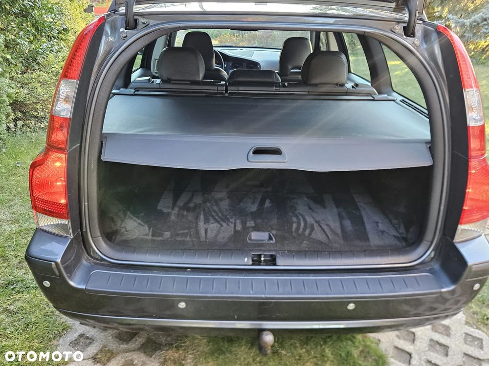 Volvo V70 2.4 Optima - 27