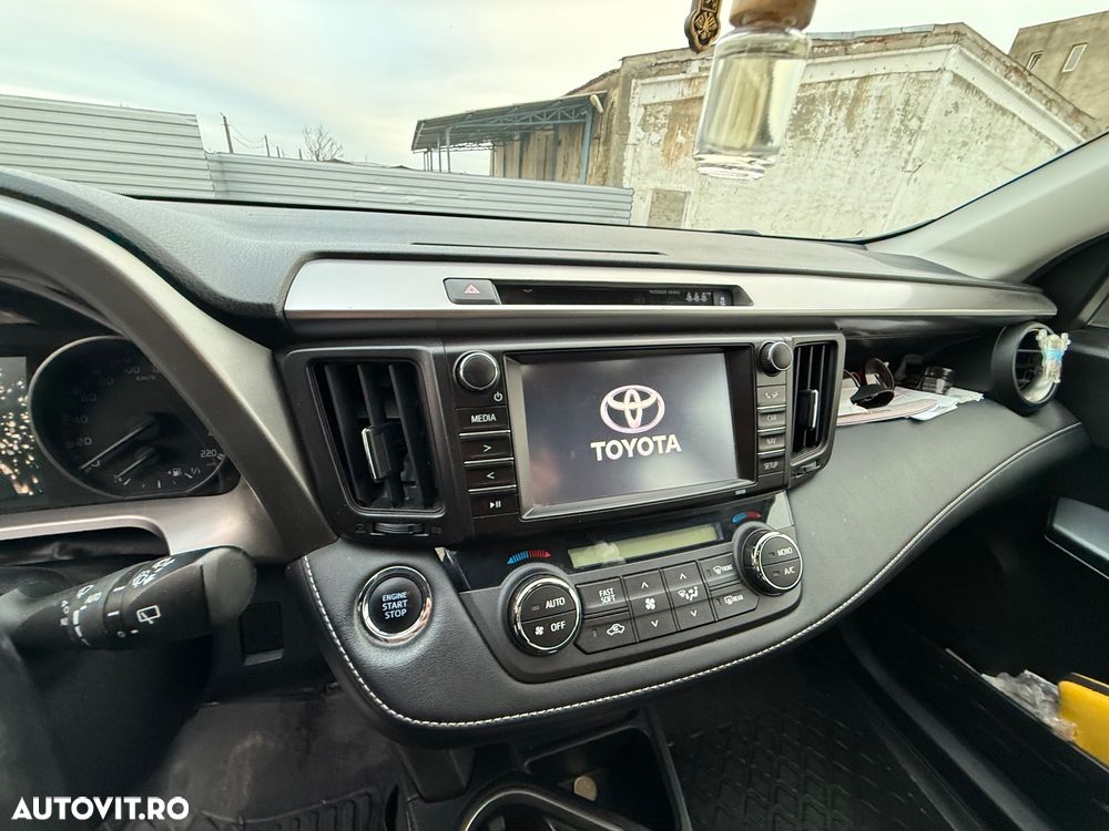 Toyota RAV4 2.0 D-4D 2WD Comfort - 14