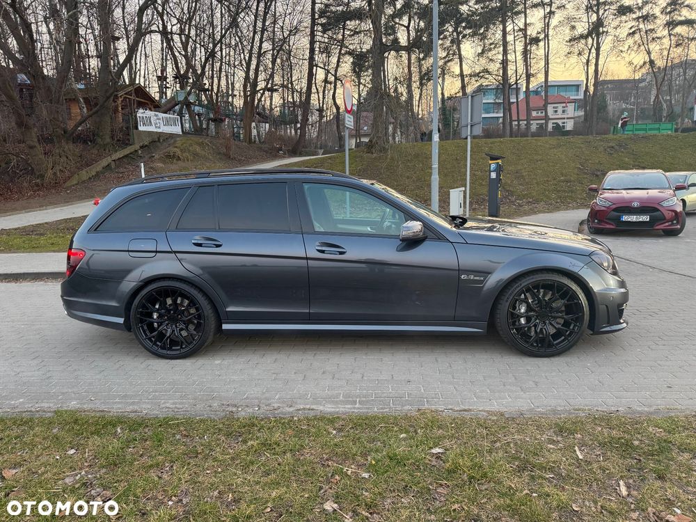 Mercedes-Benz Klasa C 63 AMG - 6