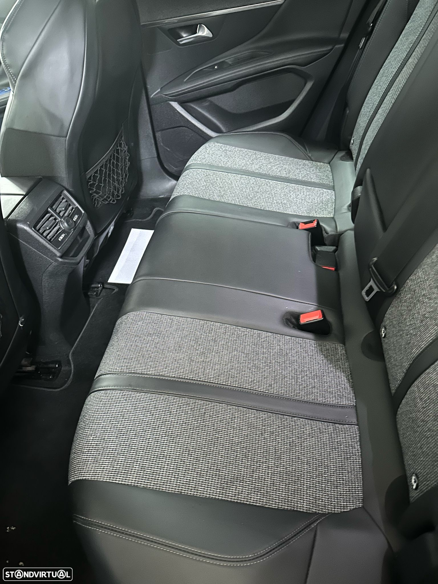 Peugeot 3008 1.6 BlueHDi Allure Grip Control EAT6 - 19