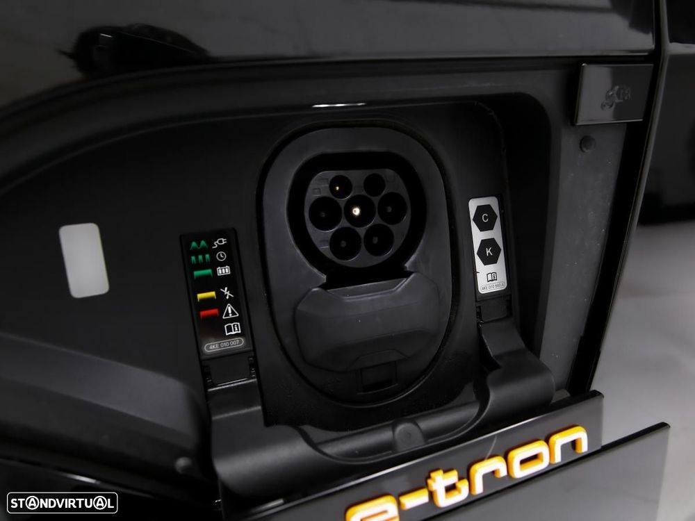 Audi e-tron 55 quattro S line - 31