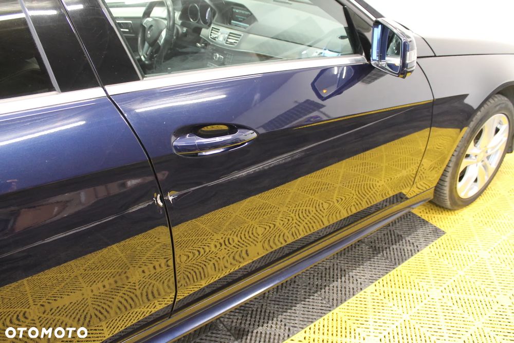 Mercedes-Benz Klasa E 300 BlueTEC 7G-TRONIC - 33