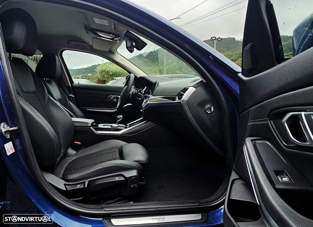 BMW 320 d Aut. Sport Line - 24