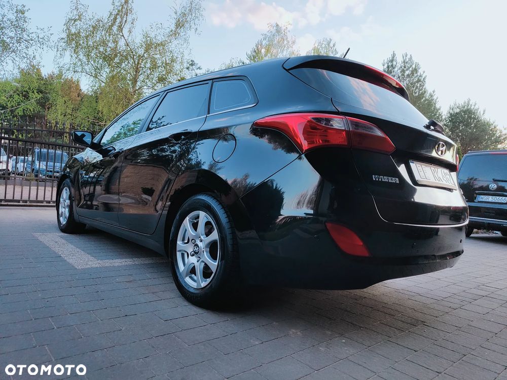 Hyundai i30 blue Kombi 1.6 GDi Style - 5