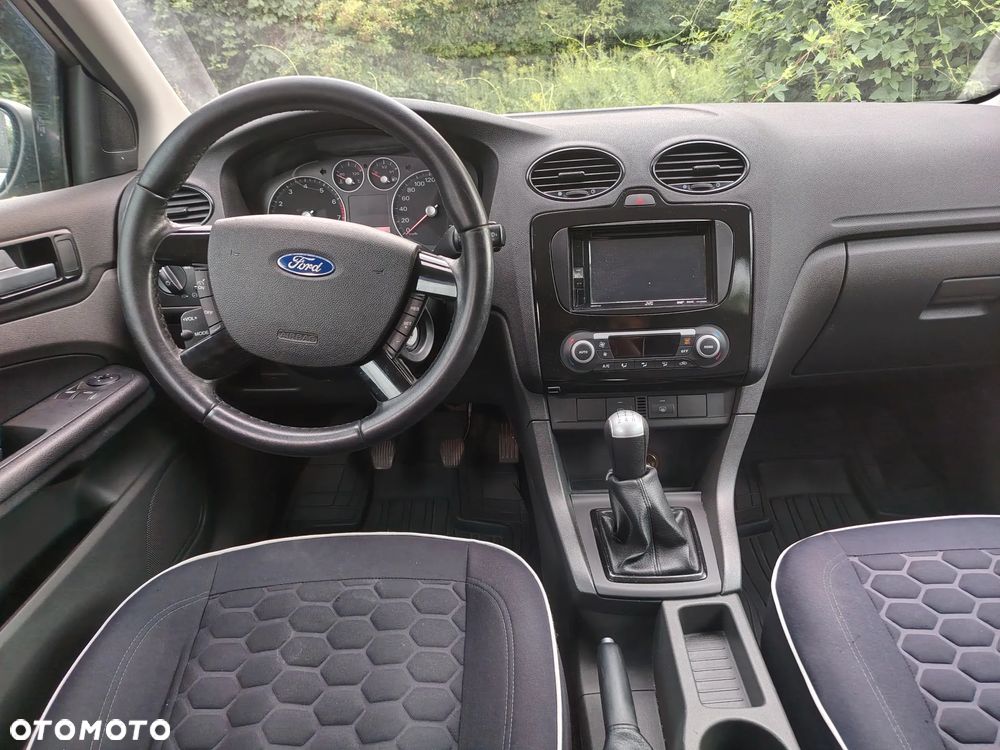 Ford Focus 1.6 16V Sport - 8