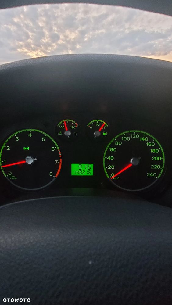 Ford Focus 1.4 16V Fun - 10