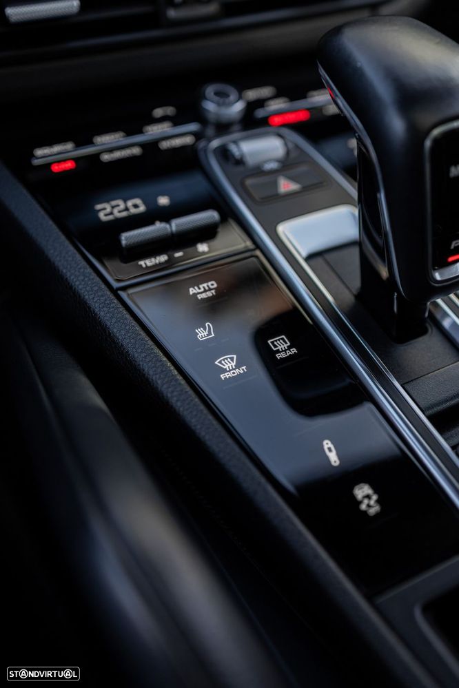 Porsche Cayenne Coupé E-Hybrid - 25