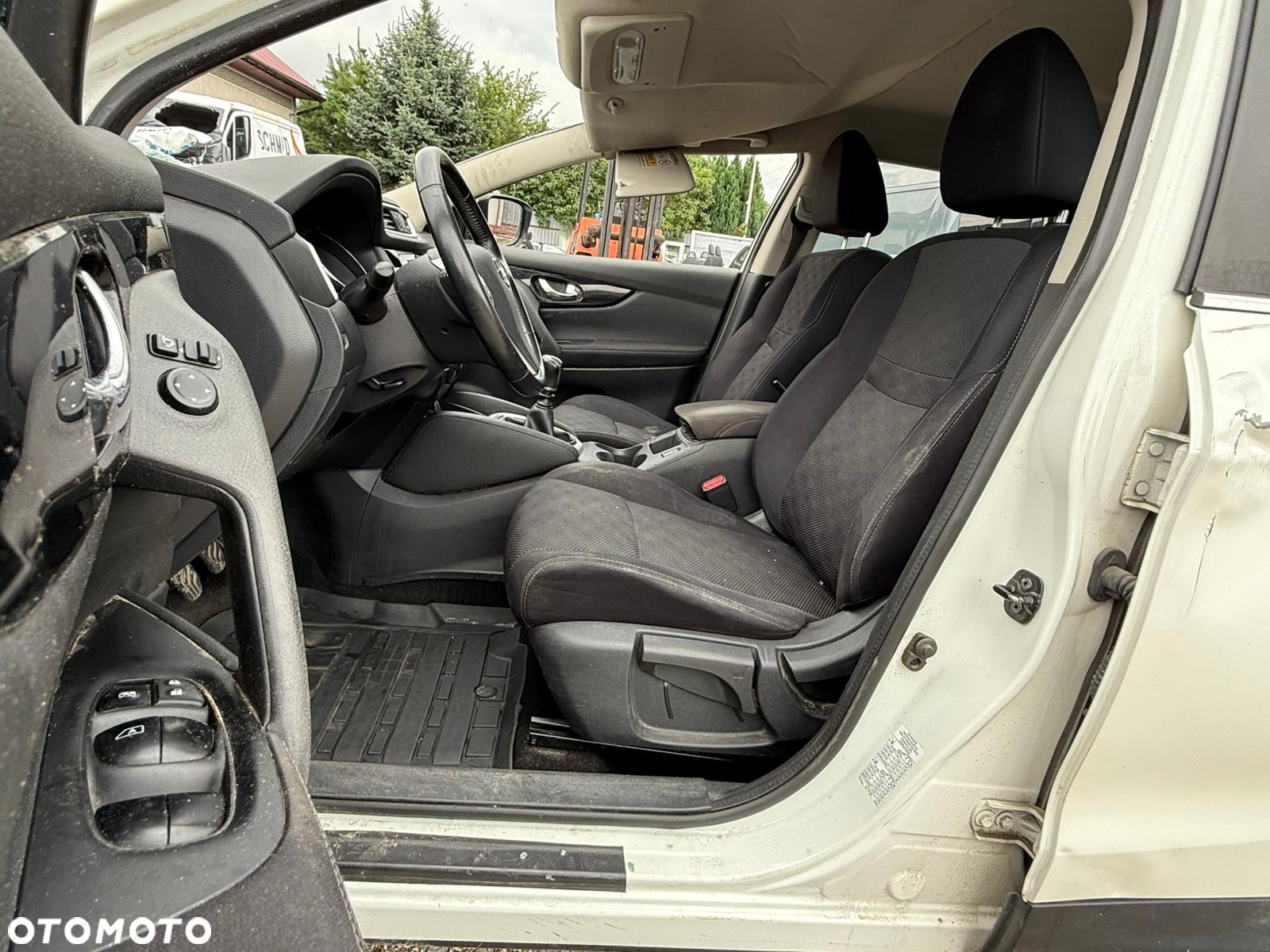 Nissan Qashqai 1.6 dCi TEKNA - 25