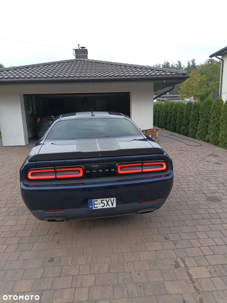 Dodge Challenger - 7