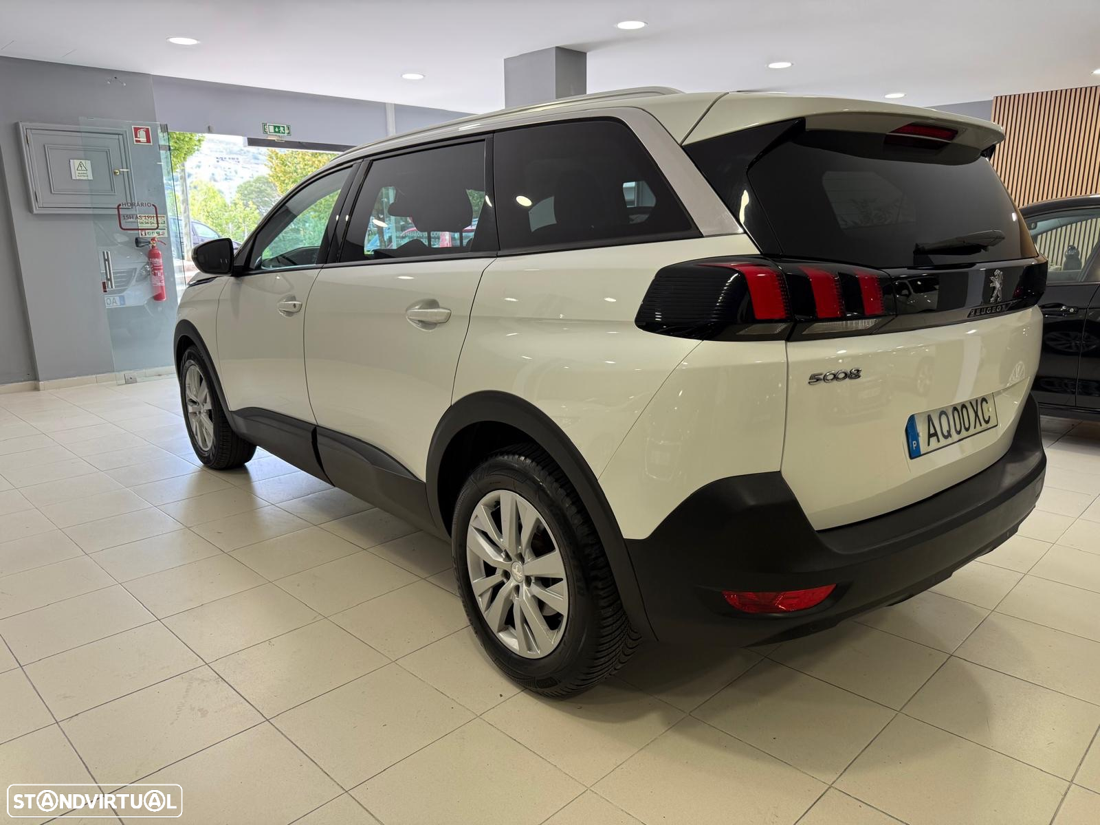 Peugeot 5008 1.5 BlueHDi Allure Pack EAT8 - 4