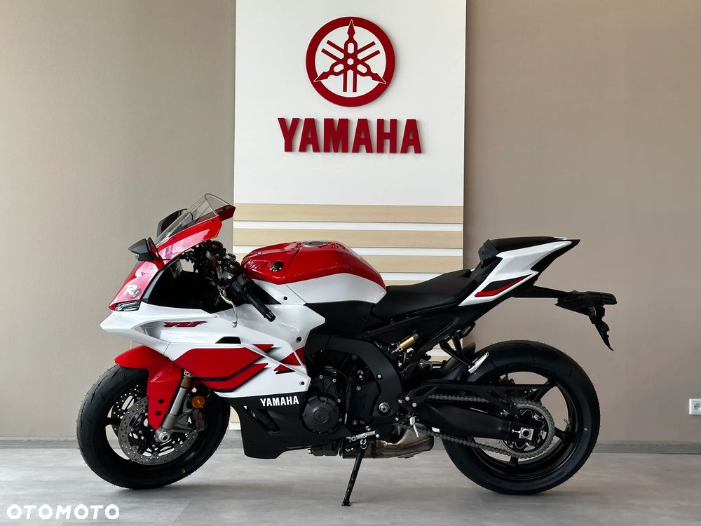Yamaha R9 - 1