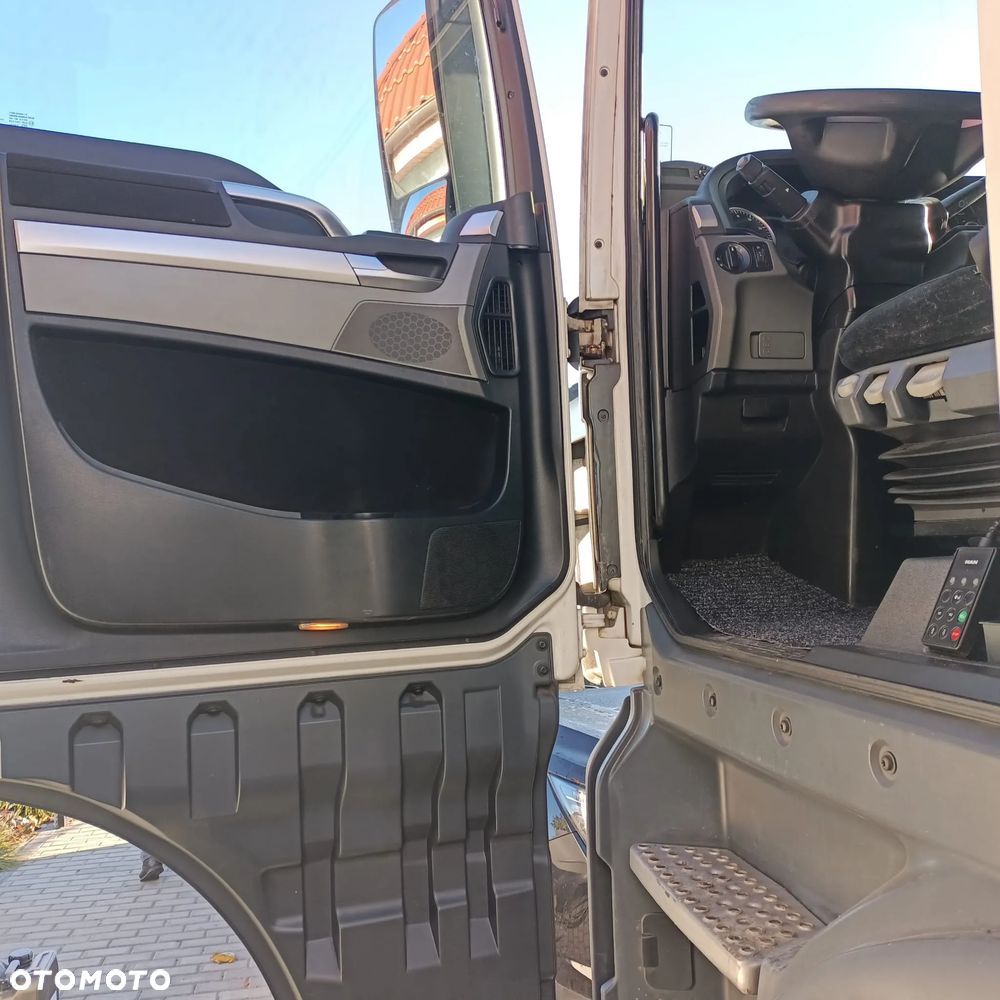 MAN TGX - 8