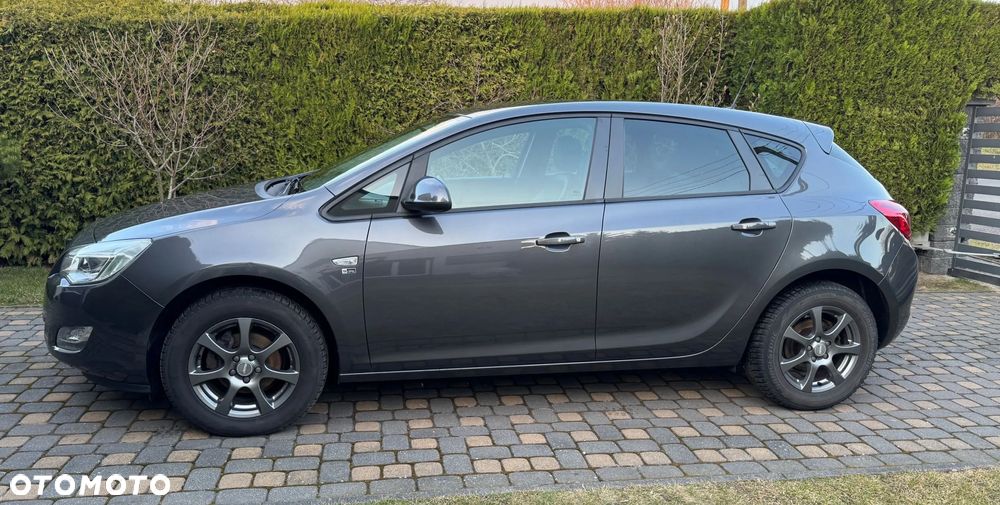 Opel Astra 1.4 Turbo 150 Jahre - 7