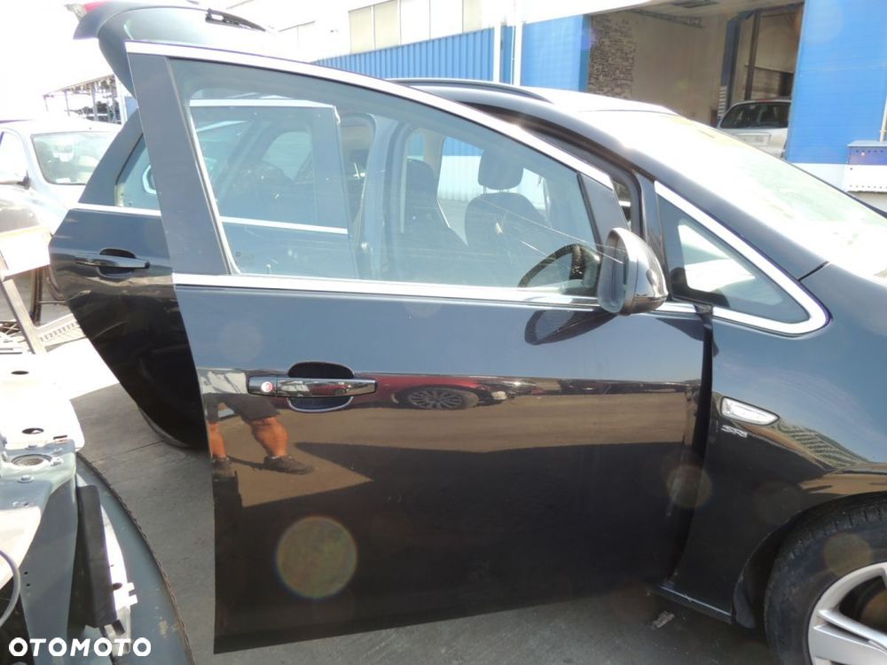 Drzwi prawy przód Opel Astra J kombi '15 - 1