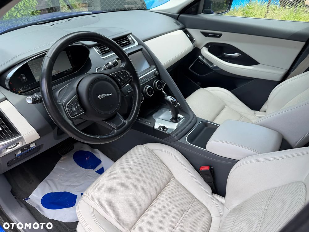 Jaguar E-Pace 2.0 i4P AWD SE - 9