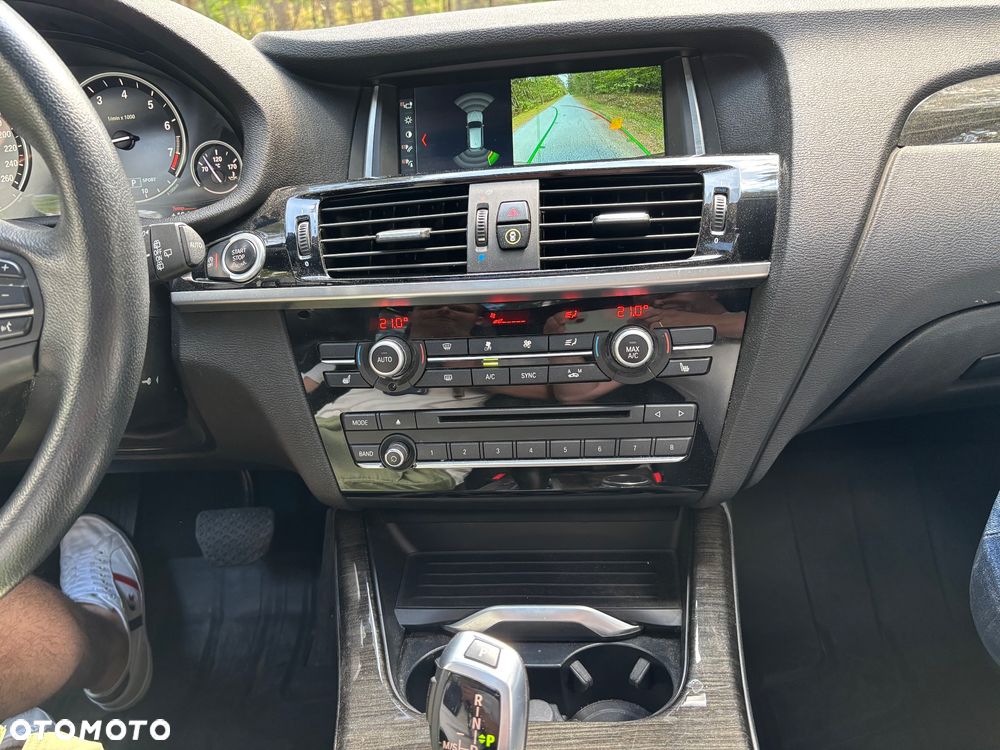 BMW X3 xDrive28i Sport-Aut - 3