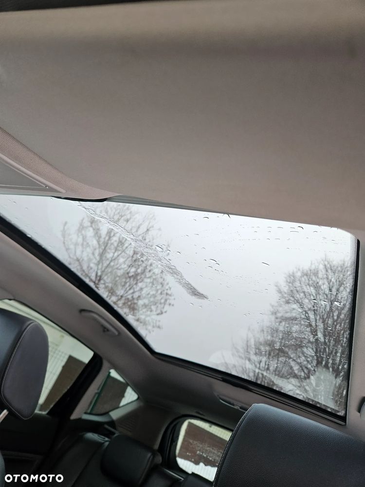 Ford Kuga 2.0 TDCi 2x4 Titanium - 10