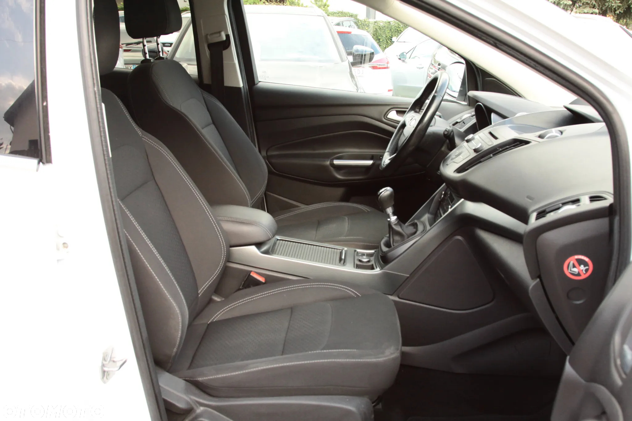 Ford Kuga 2.0 TDCi 2x4 Business Edition - 18