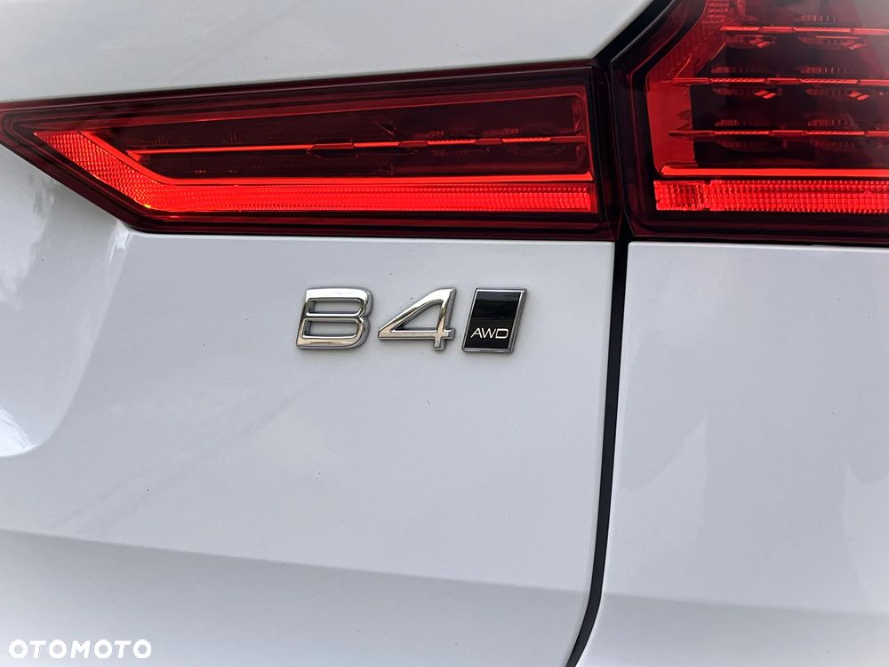 Volvo XC 60 B4 D AWD R-Design - 10