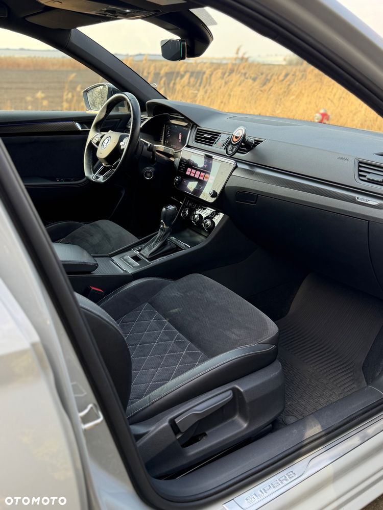 Skoda Superb 2.0 TDI SCR Sportline DSG - 9