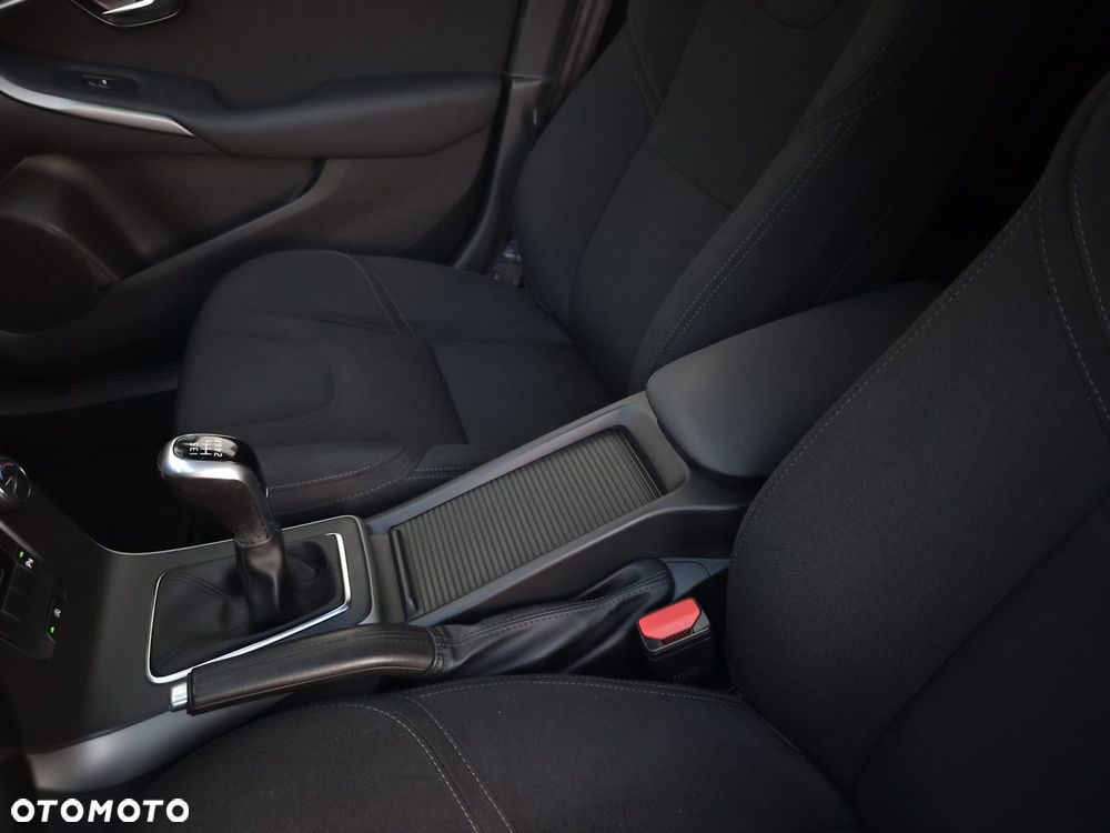 Volvo V40 D2 Kinetic - 24