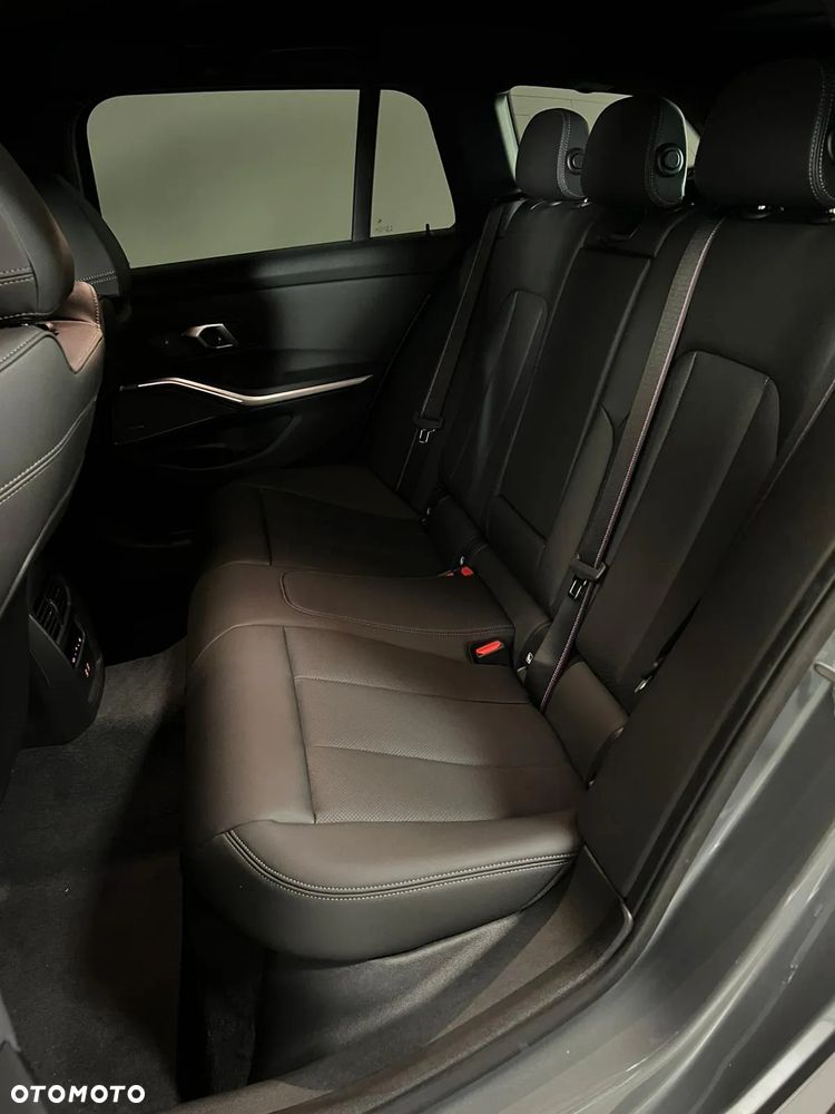 BMW Seria 3 - 27