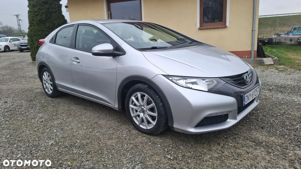 Honda Civic 1.6 i-DTEC Lifestyle Black Edition - 8
