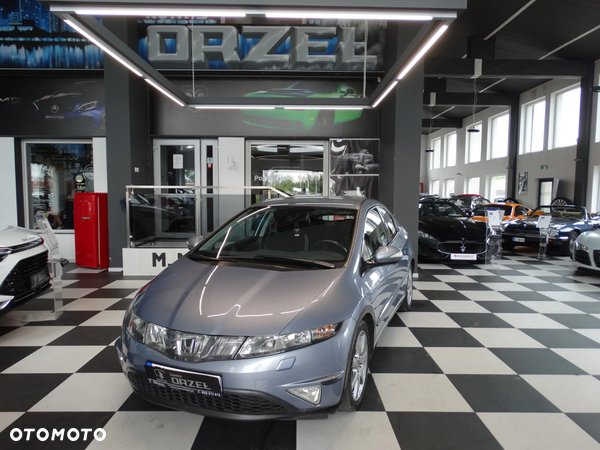 Honda Civic 1.8i-VTEC Automatik Executive