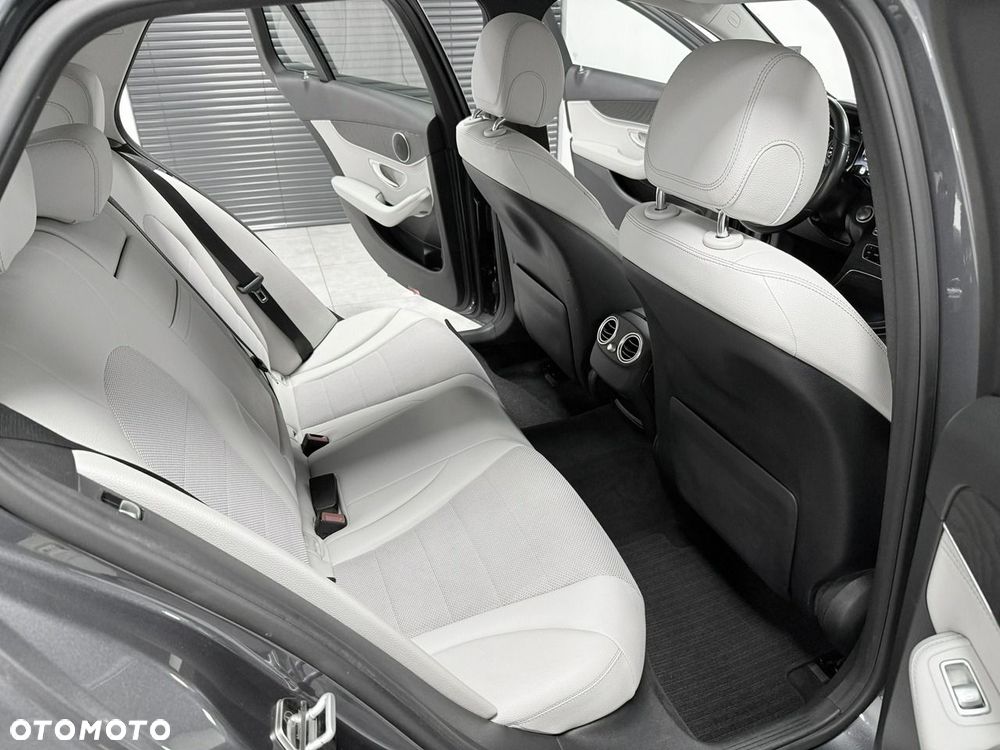 Mercedes-Benz Klasa C - 27