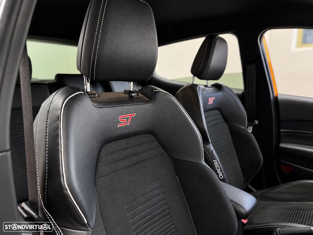 Ford Fiesta 1.5 EcoBoost S&S ST X - 25